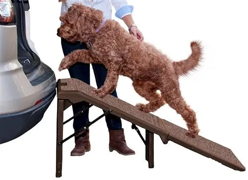 Free-standing Extra Wide Carpeted Pet Ramp in Chocolate